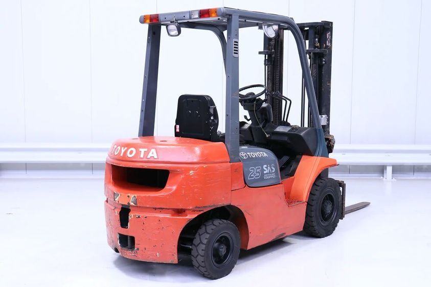 Дизельний навантажувач Toyota 62 7FDF25