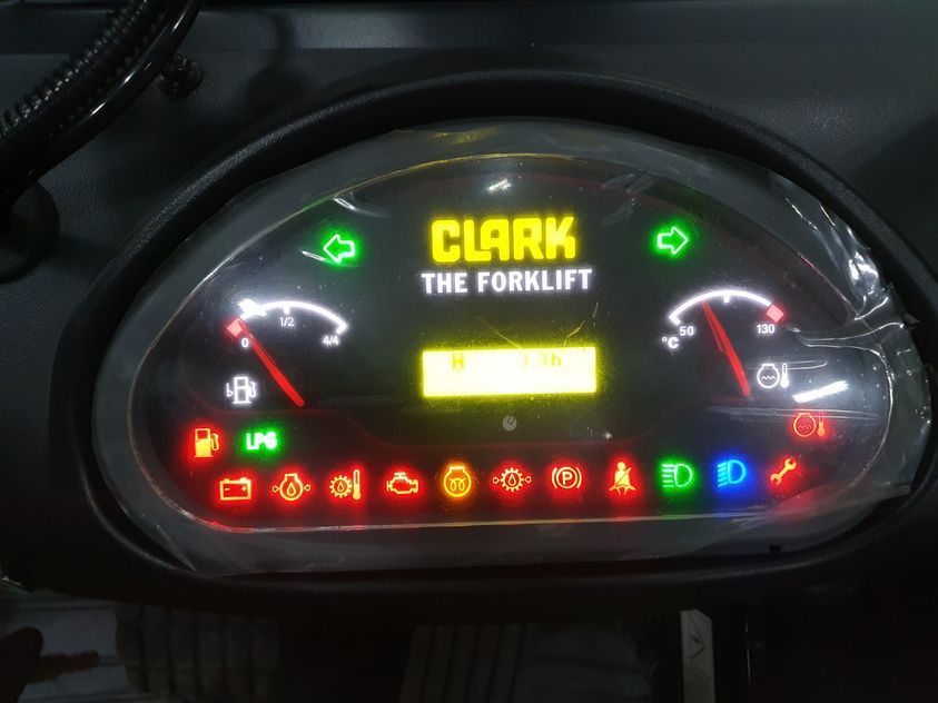 Газовый погрузчик CLARK GTS30 L