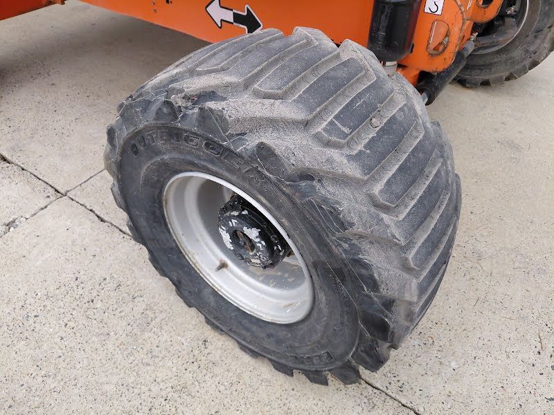 Ножничный вседорожный дизельный подъемник JLG 450AJ