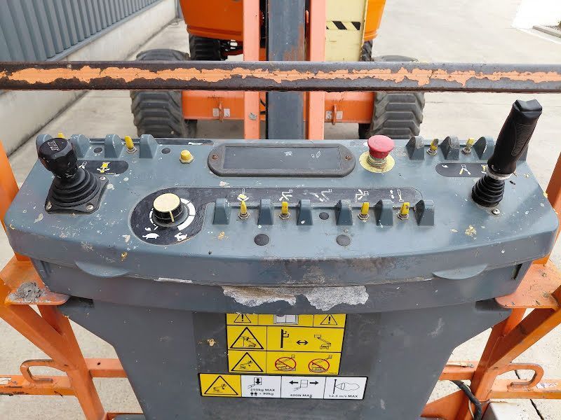 Ножничный вседорожный дизельный подъемник JLG 450AJ