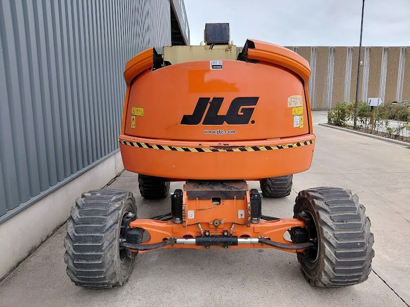 Ножничный вседорожный дизельный подъемник JLG 450AJ
