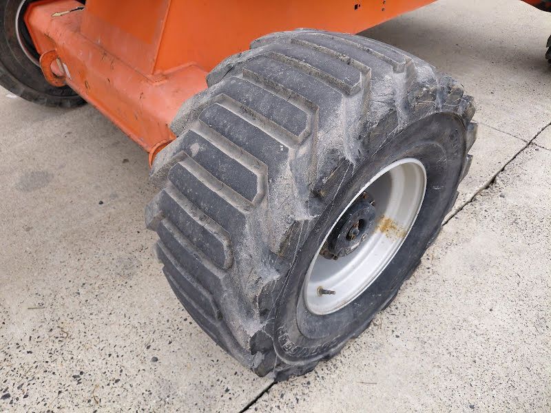 Ножничный вседорожный дизельный подъемник JLG 450AJ