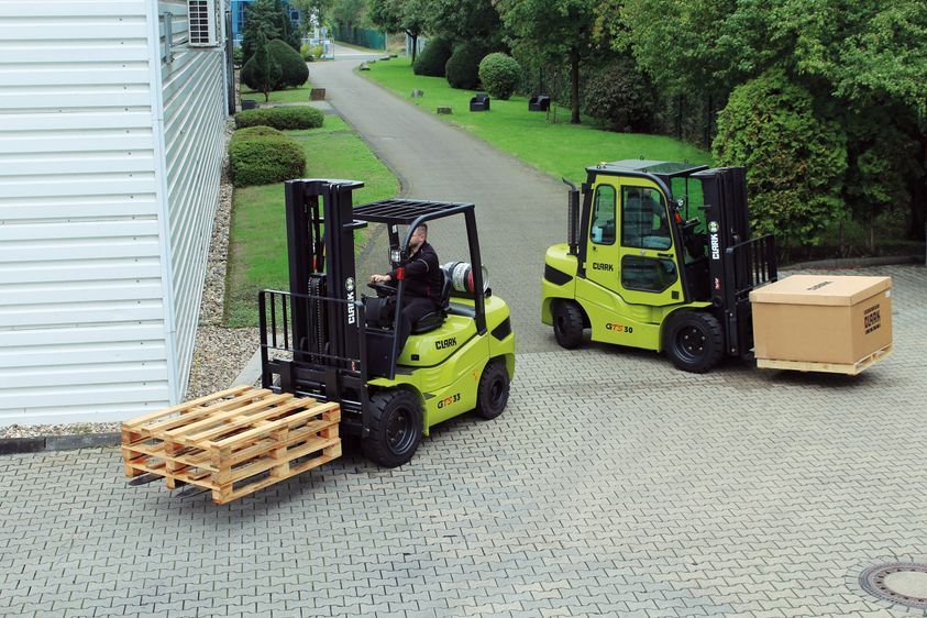 Газовий навантажувач CLARK GTS33 L