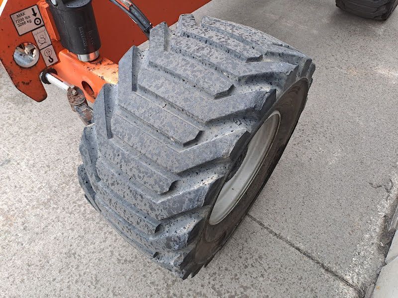 Ножичний вседорожний дизельний підйомник JLG 450AJ