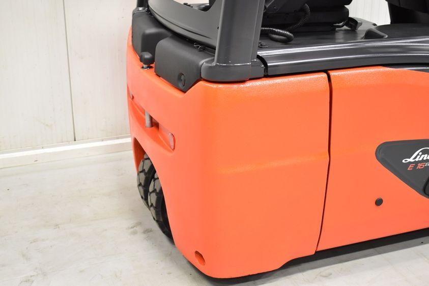 Электрический погрузчик LINDE E 16 C-02 трехопорный