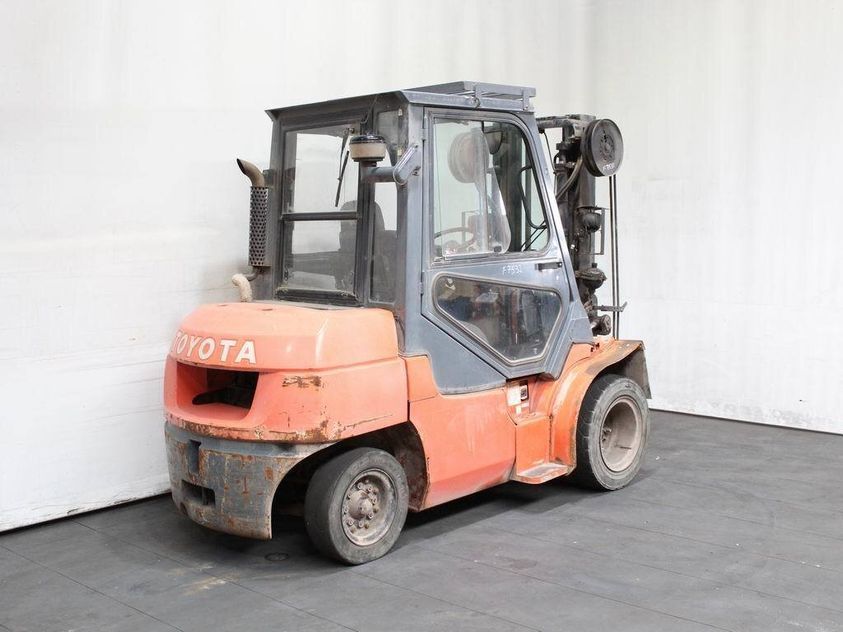 Дизельний навантажувач TOYOTA 42-7 FD 35