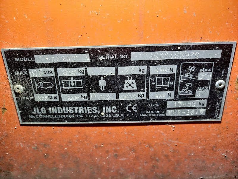 Ножничный вседорожный дизельный подъемник JLG 800AJ