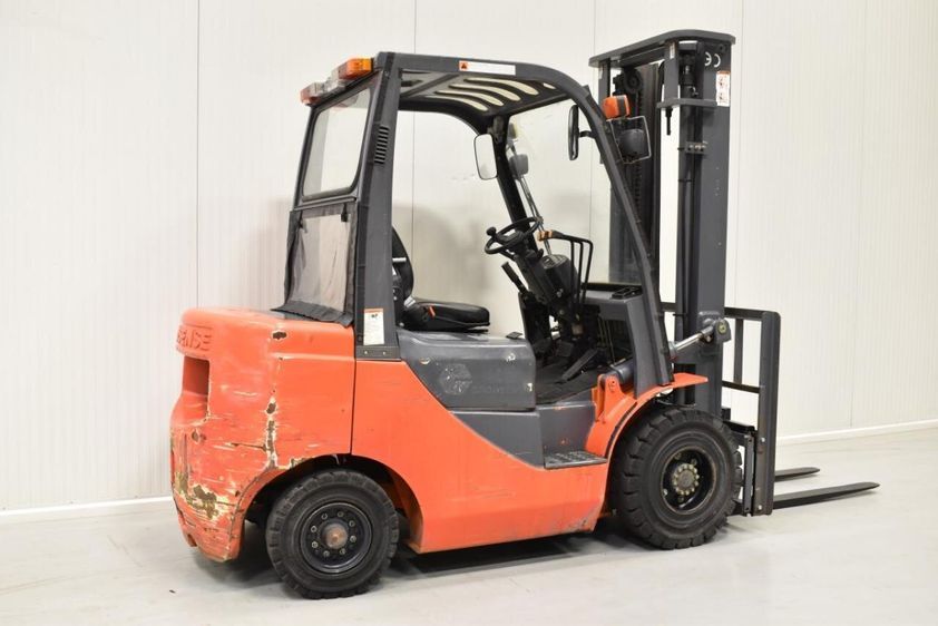 Дизельный погрузчик GOODSENSE FD25