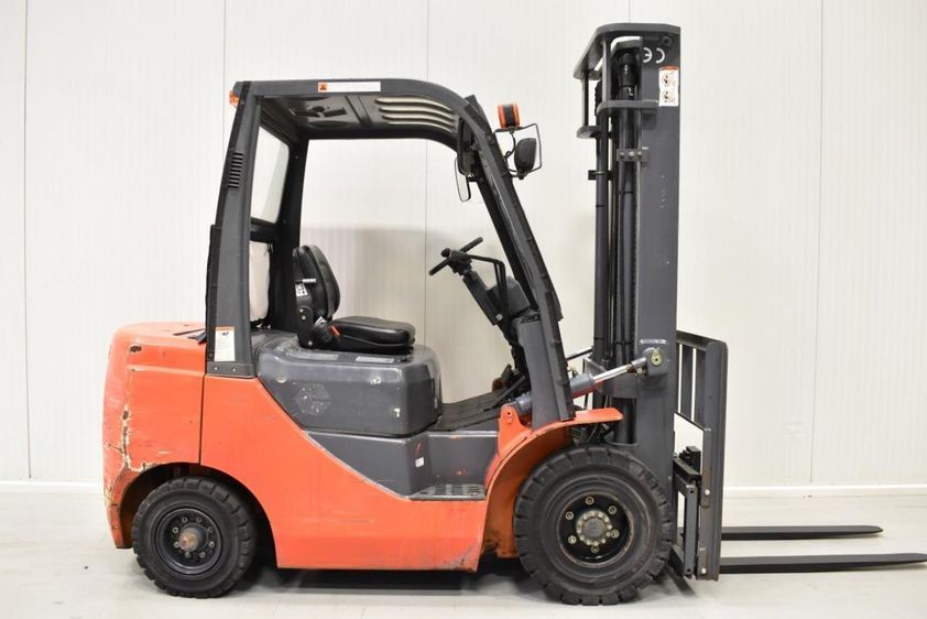 Дизельный погрузчик GOODSENSE FD25