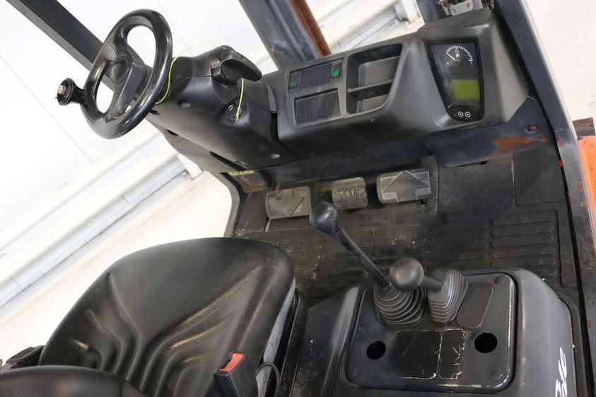 Дизельний навантажувач Linde H25D 05