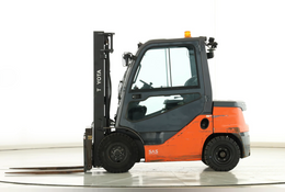 Дизельный погрузчик TOYOTA 52-8-FDF-25