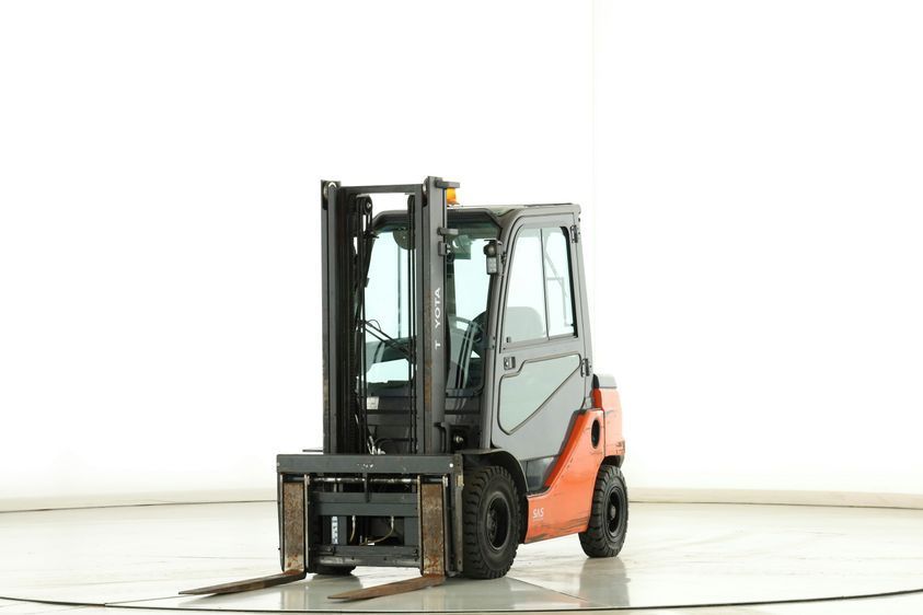 Дизельний навантажувач TOYOTA 52-8-FDF-25
