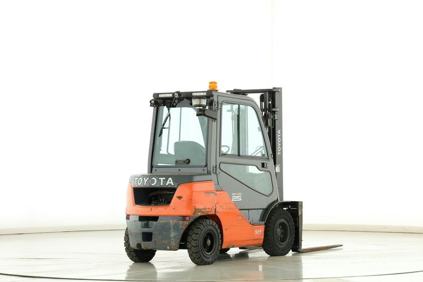 Дизельний навантажувач TOYOTA 52-8-FDF-25