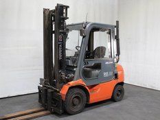 Дизельный погрузчик TOYOTA 02-7 FDF 25