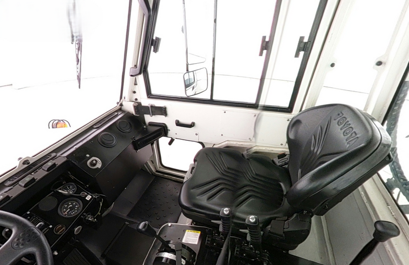 Газовый тягач Toyota 02-2-TG-20