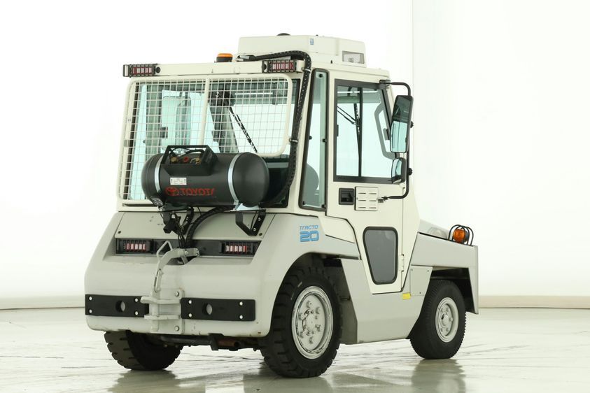 Газовый тягач Toyota 02-2-TG-20