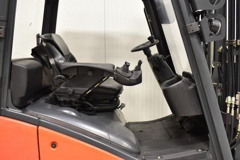 Газовый погрузчик LINDE H20T-01
