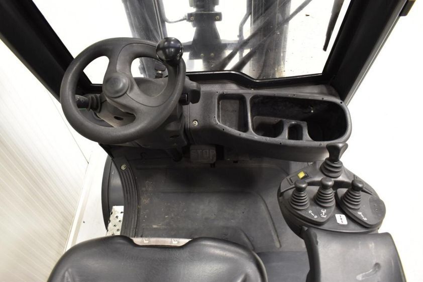 Газовый погрузчик LINDE H20T-01