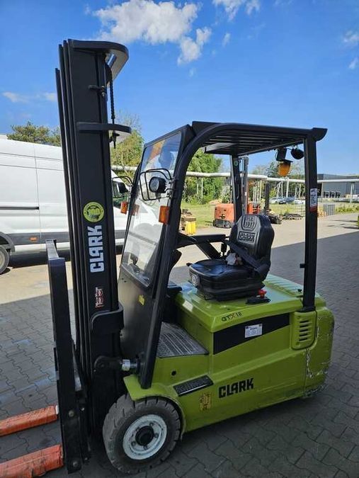 Електричний навантажувач CLARK GTX18