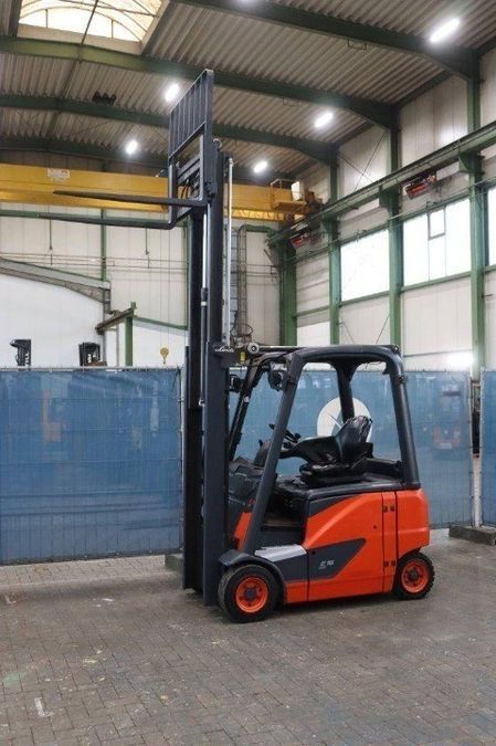 Электрический погрузчик LINDE E16PH-02
