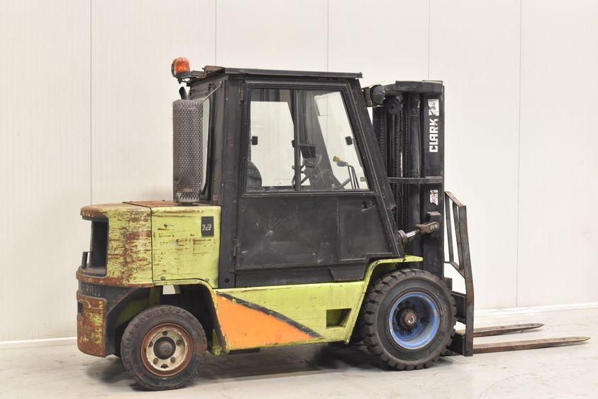 Дизельний навантажувач CLARK GPX 40 D