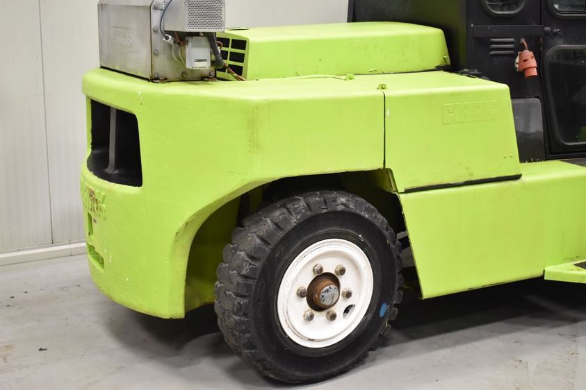 Дизельний навантажувач CLARK DPH 60 PK