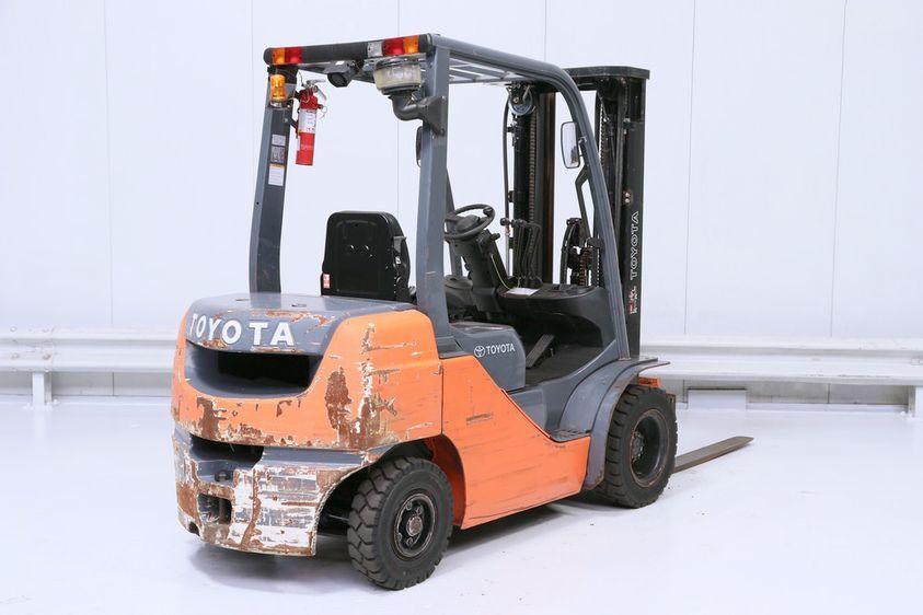 Электрический погрузчик Toyota 8-FDU-25