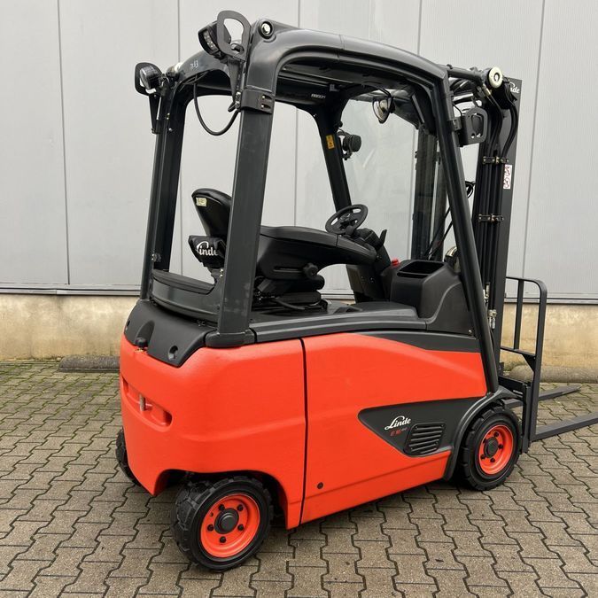Електричний навантажувач LINDE E 16 PH-02