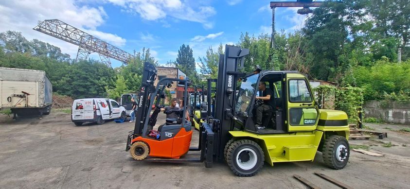 Дизельний навантажувач CLARK C 70 D (ротатор + позиціонер вил)