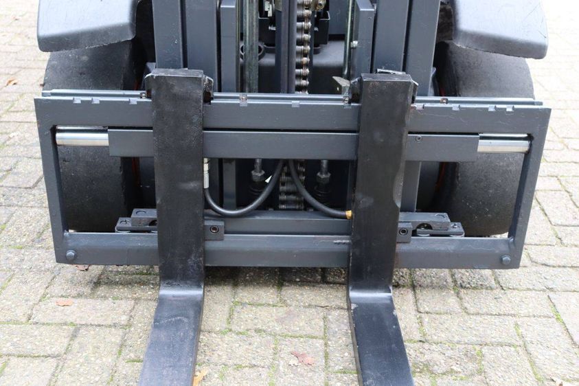 Газовий навантажувач LINDE H20T-02/600