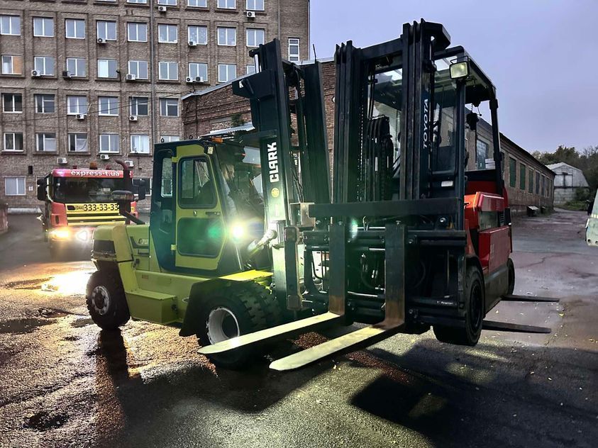 Дизельний навантажувач CLARK C 70 D (ротатор + позиціонер вил)