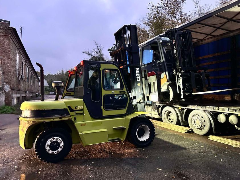 Дизельний навантажувач CLARK C 70 D (ротатор + позиціонер вил)