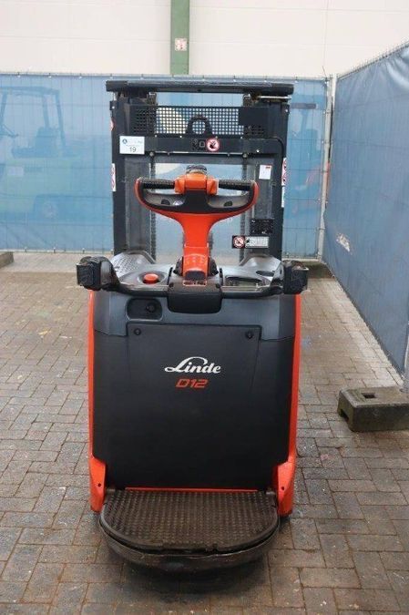 Електричний штабелер LINDE D12 AP