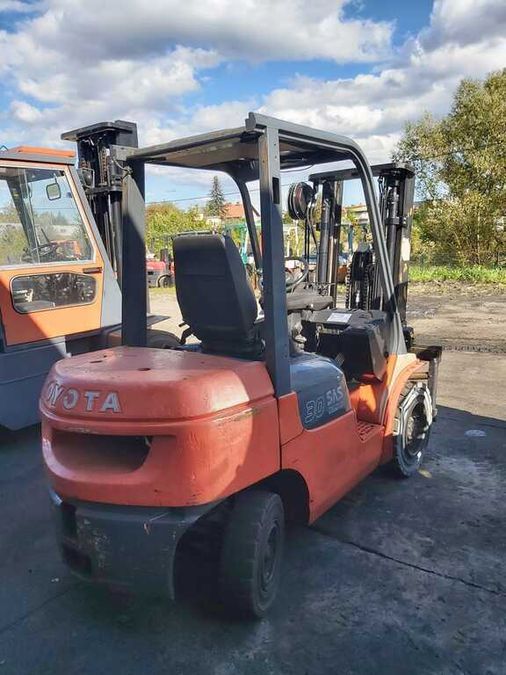 Дизельный погрузчик TOYOTA 62-7 FDF 30