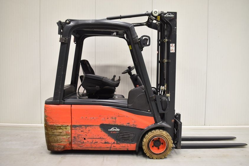 Электрический погрузчик LINDE E 20 L-02 трехопорный
