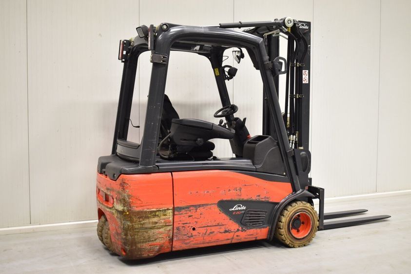 Электрический погрузчик LINDE E 20 L-02 трехопорный