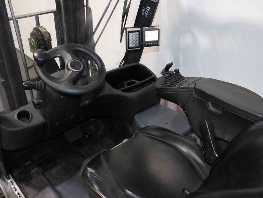 Електричний навантажувач LINDE E 16 PH-02